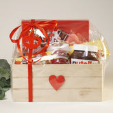 Caja con chocolates Premium para enamorados con llavero personalizado.