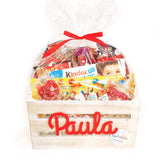 Caja de madera con chuches y nombre personalizado