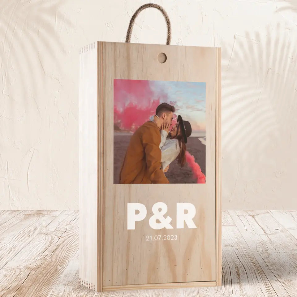 Caja de madera personalizada iniciales y foto pareja