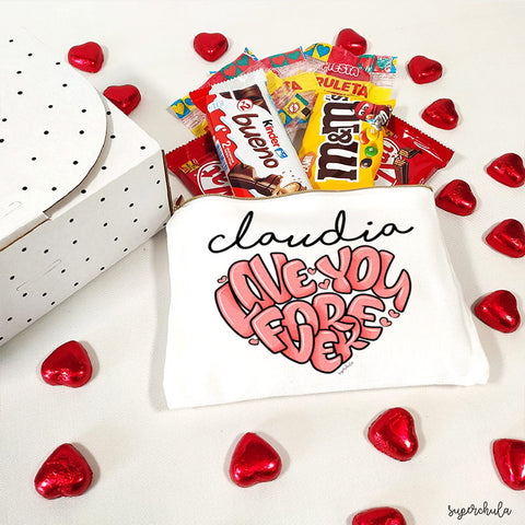 Neceser personalizado con chocolates en su interior. En caja de regalo. Modelo Love You Forever